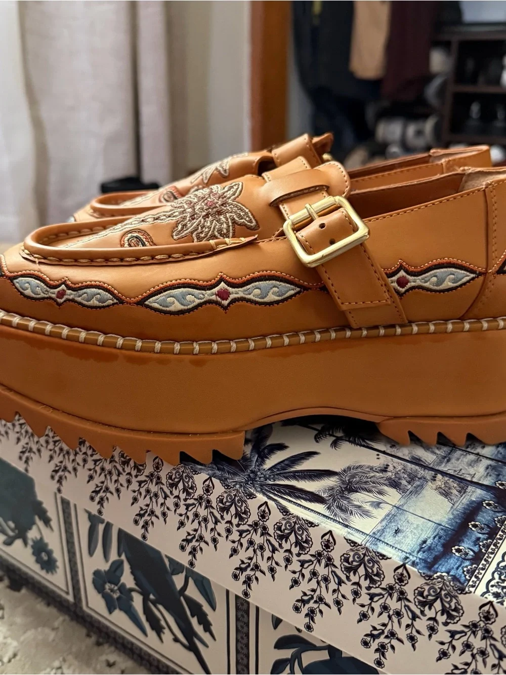 FARM RioEmbroidered Platform Loafers - Picture 2 of 5